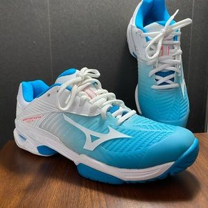 Women’s mizuno shoes